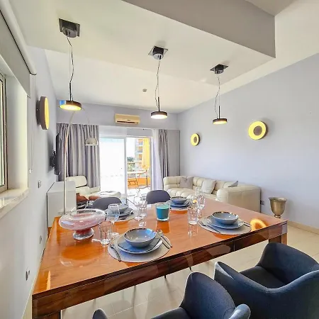 Sea-stretch Viewing Superking Flat By Bentobox البوفيرا