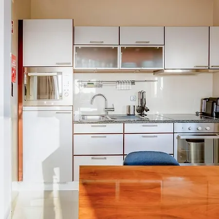 Sea-stretch Viewing Superking Flat By Bentobox Apartamento *